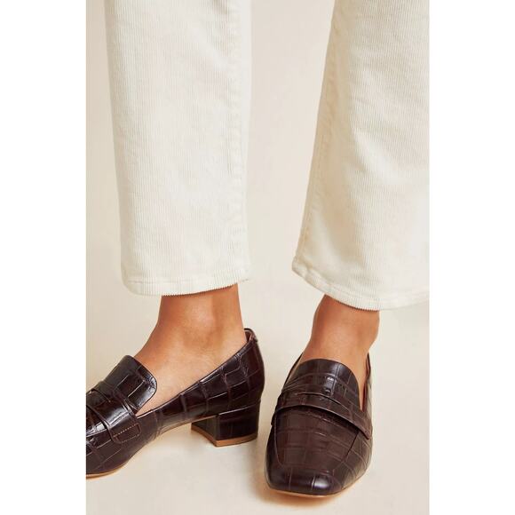 Anthropologie Shoes - Anthropologie Alligator Embossed Leather Heeled Loafer Shoes Size 8 Square Toe